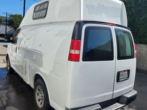 Used 2014 Chevrolet Express 1500 image 8