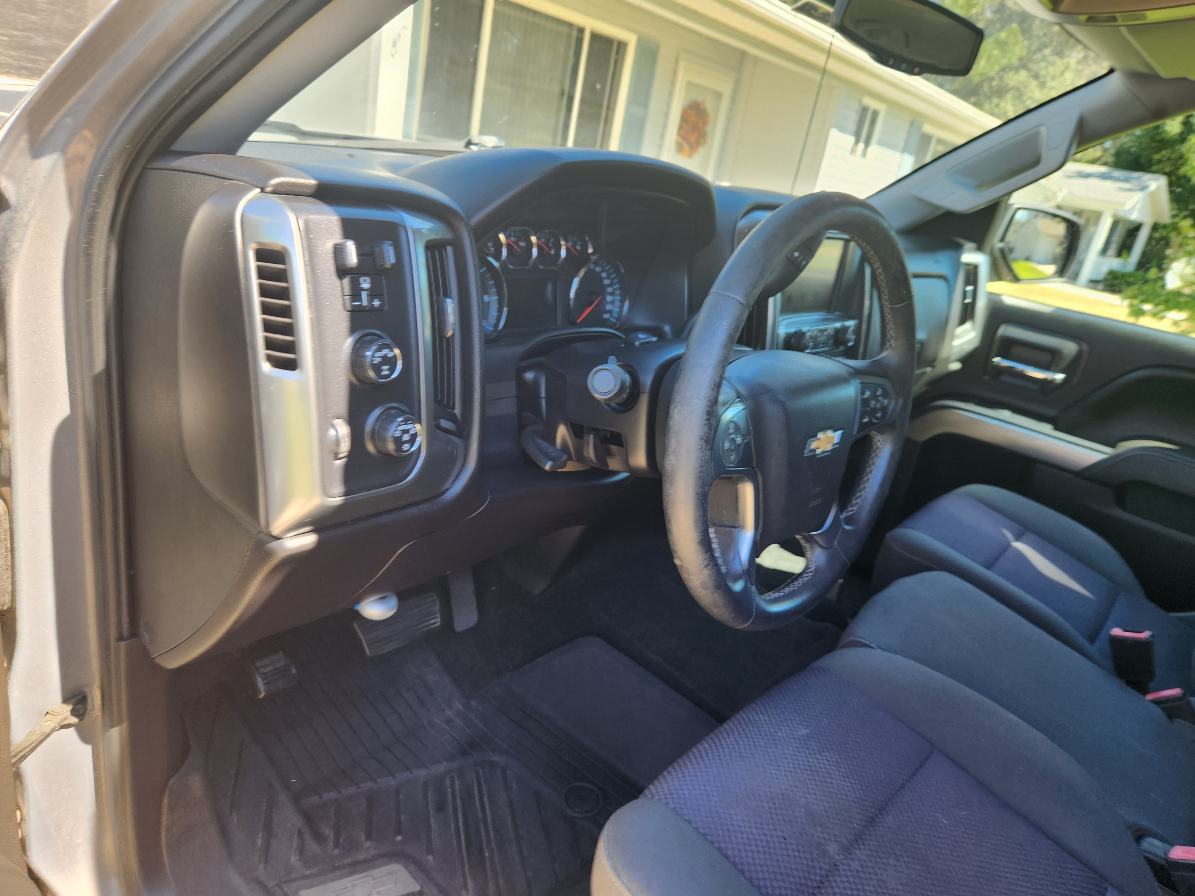 Used 2017 Chevrolet Silverado 1500 LT w/ All Star Edition AWD/4WD image 8