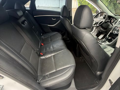 Used 2014 Hyundai Elantra GT w/ Option Group 02 FWD image 13