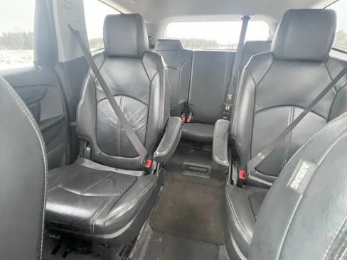 Used 2016 Chevrolet Traverse LT image 1