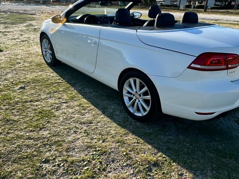 Used 2013 Volkswagen Eos Komfort image 2