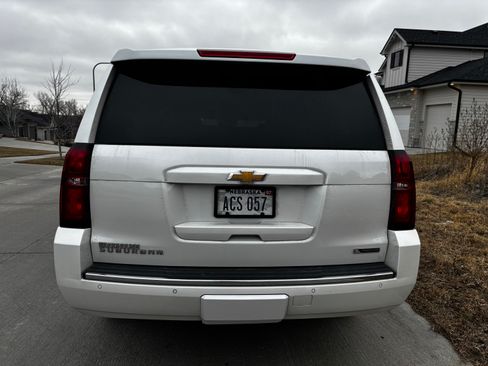 Used 2017 Chevrolet Suburban Premier image 4