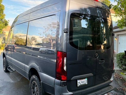 Used 2022 Mercedes-Benz Sprinter 2500 image 17