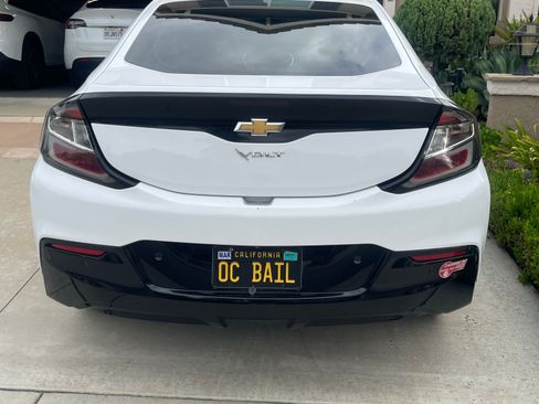 Used 2018 Chevrolet Volt Premier w/ Driver Confidence Package FWD image 20