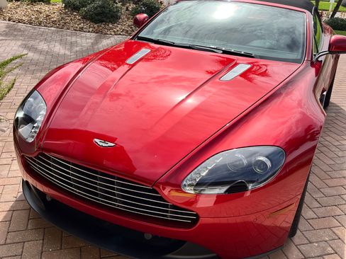 Used 2015 Aston Martin V8 Vantage Roadster RWD image 29