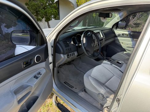 Used 2006 Toyota Tacoma PreRunner RWD image 10