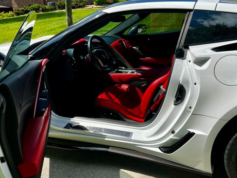 Used 2018 Chevrolet Corvette Z06 RWD image 13