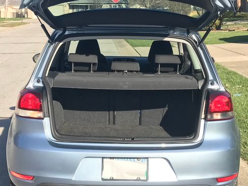 Used 2010 Volkswagen Golf 2-Door image 8