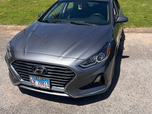 Used 2019 Hyundai Sonata SE FWD image 2
