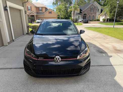 Used 2018 Volkswagen GTI SE FWD image 4