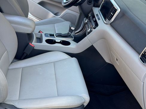 Used 2020 Kia Sportage S w/ S Premium Package image 5