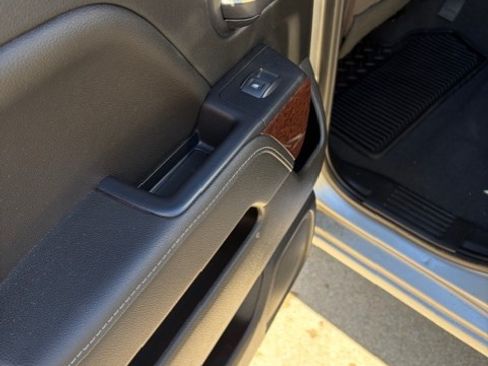 Used 2019 GMC Sierra 1500 SLE w/ SLE Value Package image 12