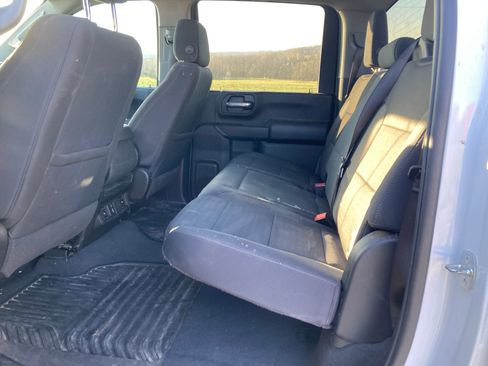 Used 2024 Chevrolet Silverado 2500 Custom w/ Custom Value Package image 17