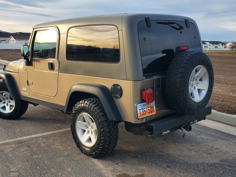 Used 2005 Jeep Wrangler Unlimited Rubicon image 15