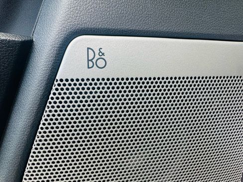 Used 2024 Ford F150 Lightning Lariat image 12