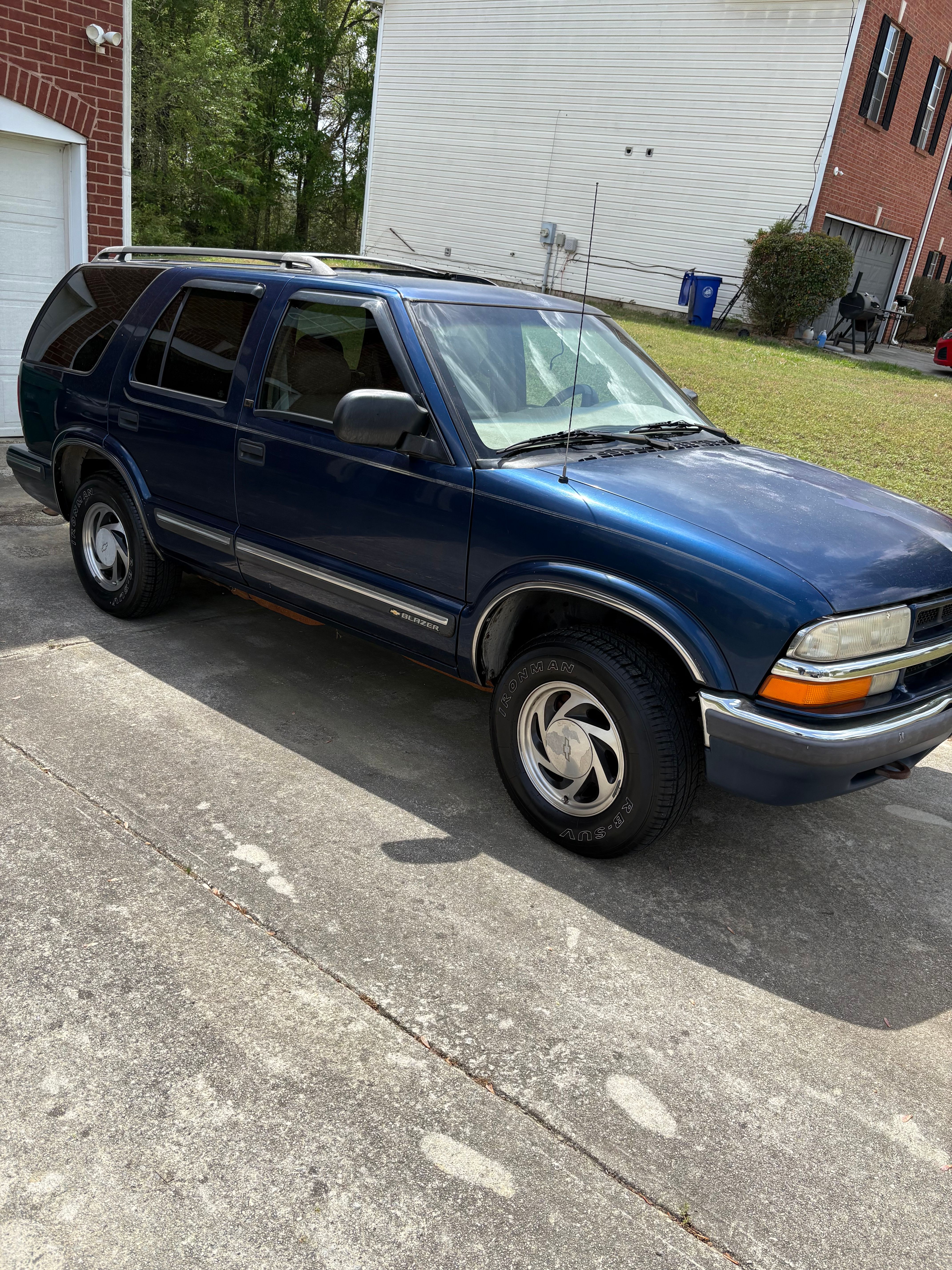Used 1999 Chevrolet Blazer LT AWD/4WD image 1