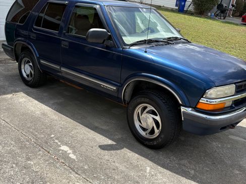 Used 1999 Chevrolet Blazer LT AWD/4WD image 1