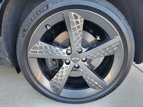 Used 2024 Genesis GV70 2.5T w/ Sport Prestige Package image 29