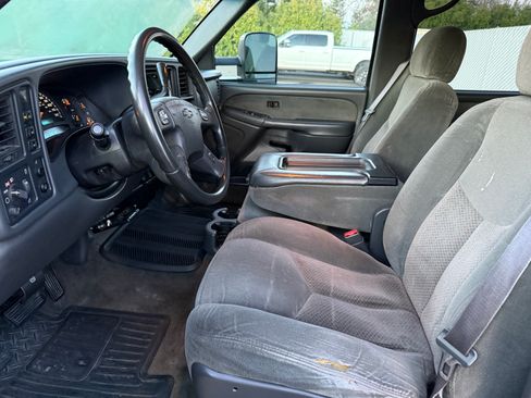 Used 2003 Chevrolet Silverado 2500 LS w/ Skid Plate Package image 8