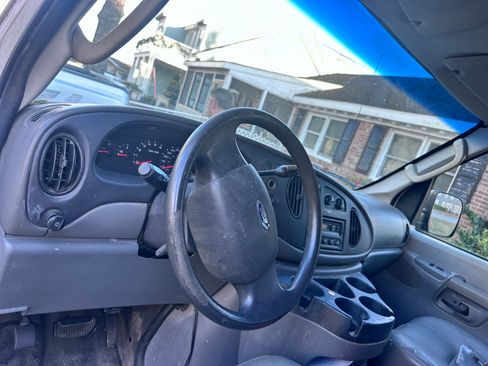 Used 2007 Ford E-350 and Econoline 350 Super Duty image 6