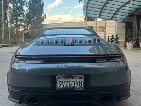 Used 2025 Porsche 911 Carrera T RWD image 18