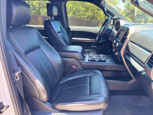 Used 2019 Ford Expedition XLT w/ Equipment Group 202A AWD/4WD image 19