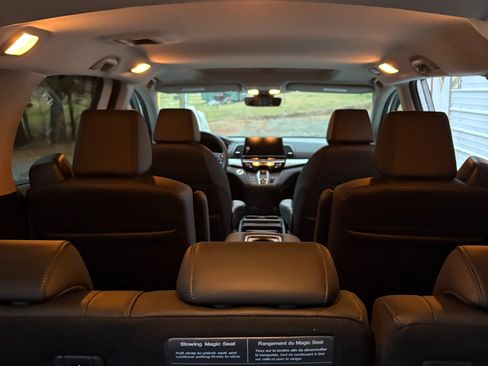 Used 2025 Honda Odyssey EX-L image 5