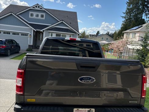 Used 2018 Ford F150 XLT image 2