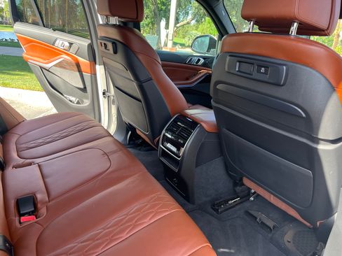 Used 2021 BMW X5 xDrive40i w/ M Sport Package AWD/4WD image 5