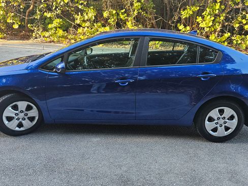 Used 2017 Kia Forte LX image 5