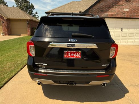 Used 2021 Ford Explorer Limited w/ Equipment Group 301A AWD/4WD image 4