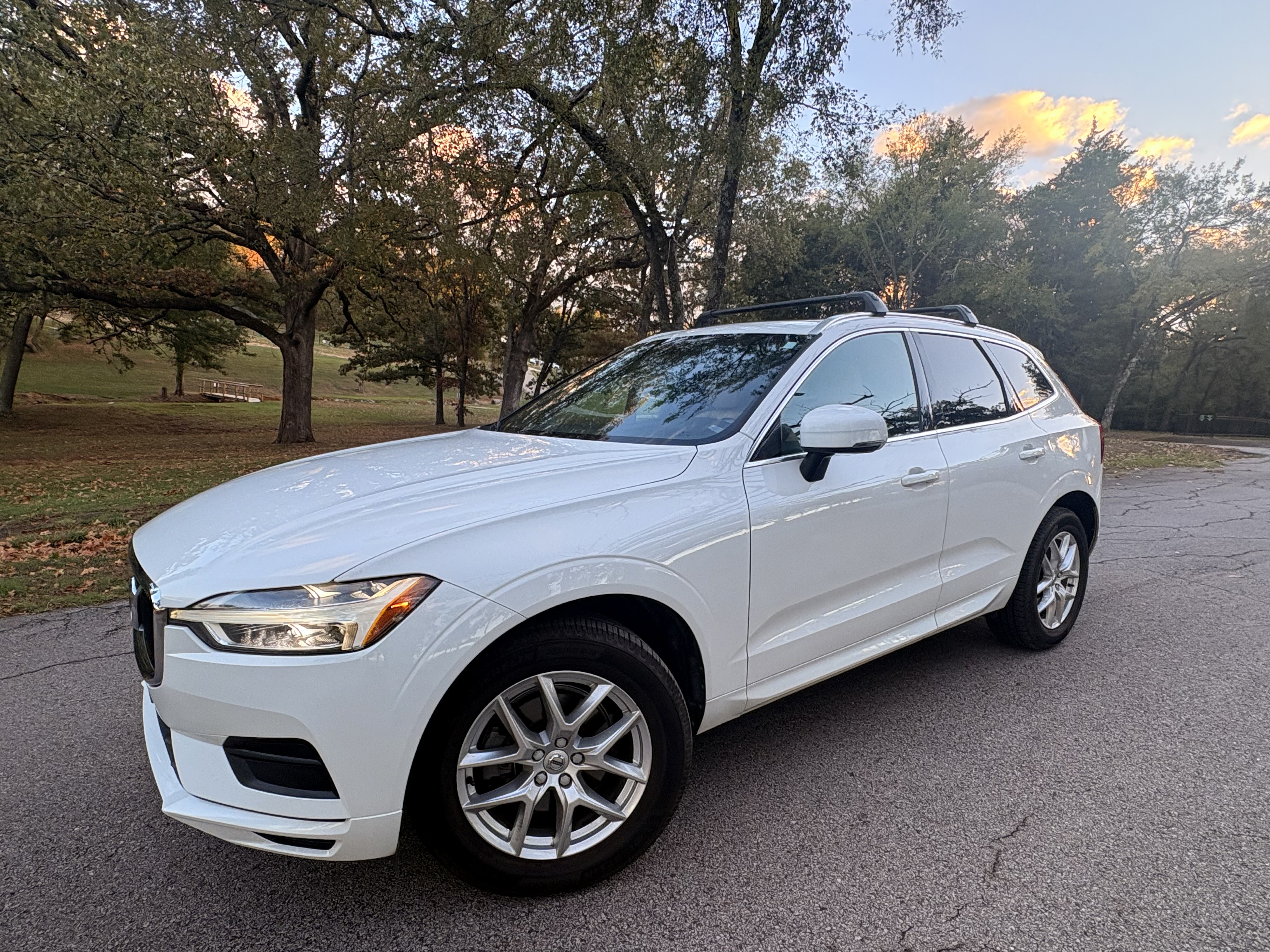 Used 2020 Volvo XC60 T5 Momentum AWD/4WD image 8