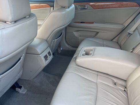 Used 2006 Toyota Avalon XLS image 11