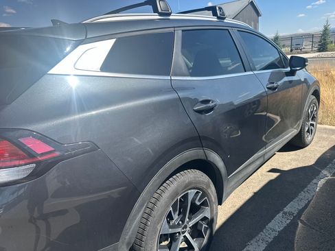 Used 2023 Kia Sportage EX image 8