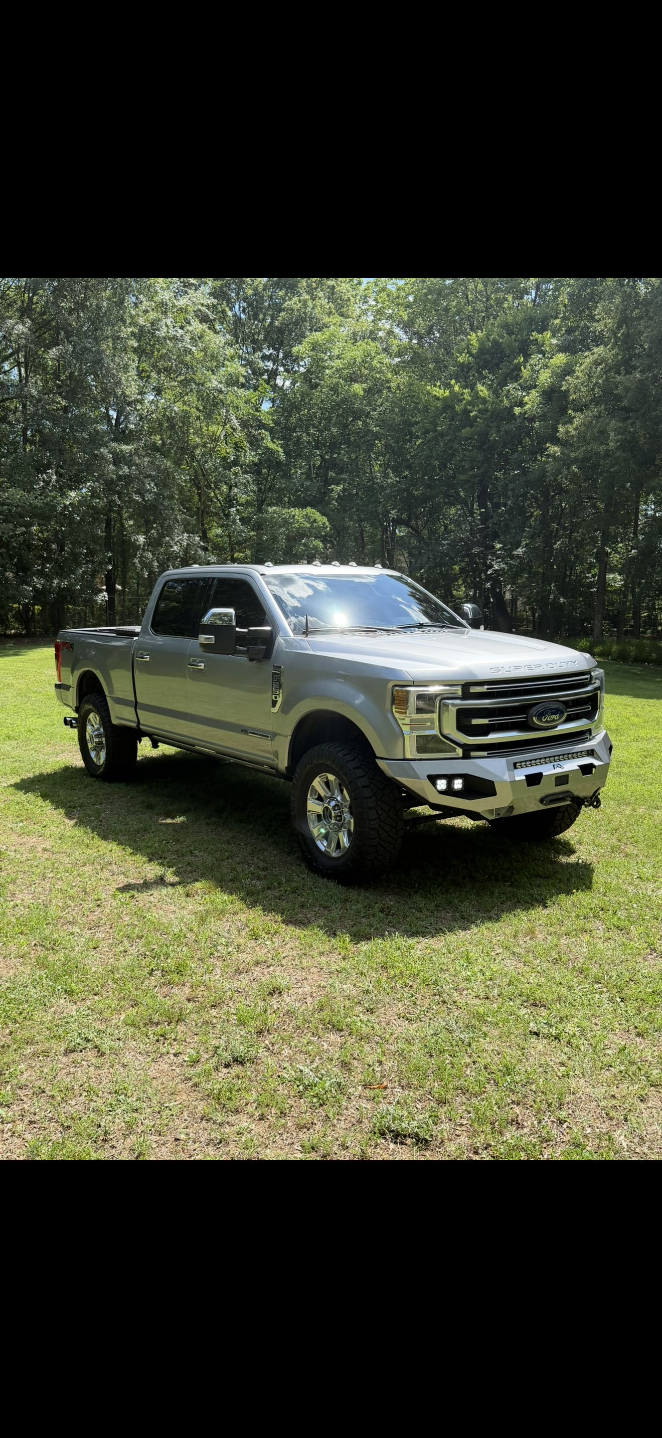 Used 2022 Ford F250 Platinum w/ FX4 Off-Road Package AWD/4WD image 4