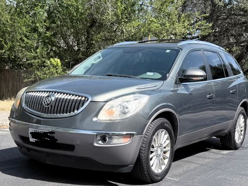 Used 2011 Buick Enclave CXL FWD image 1
