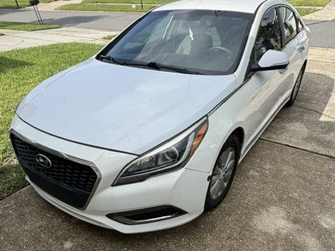 Used 2017 Hyundai Sonata SE FWD image 1