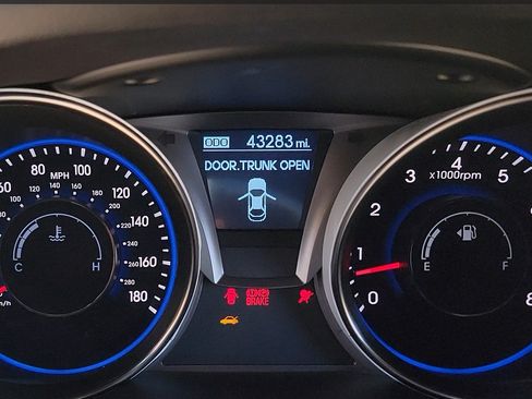 Used 2014 Hyundai Genesis 3.8 image 21