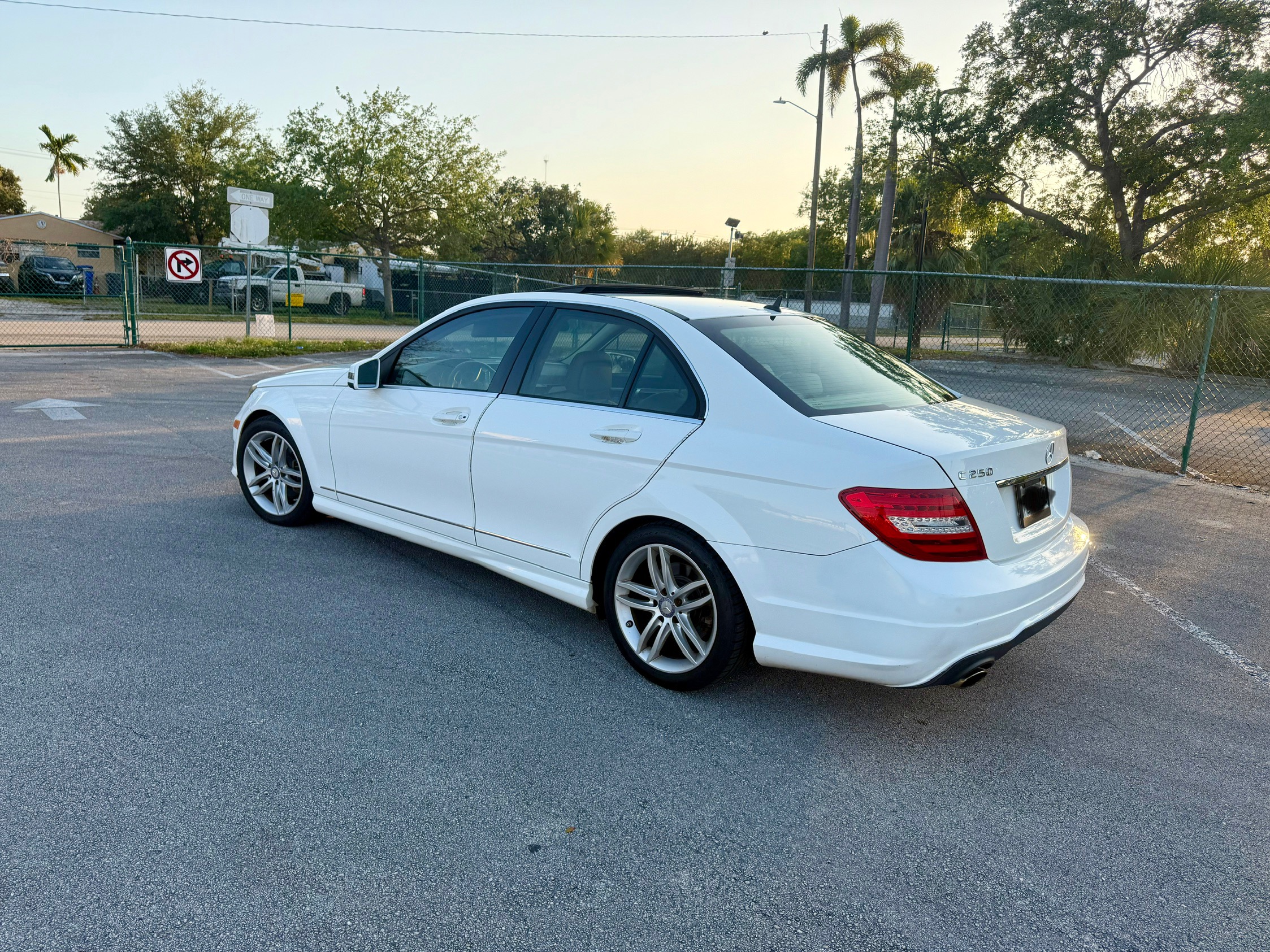 Used 2014 Mercedes-Benz C 250 Sedan image 11