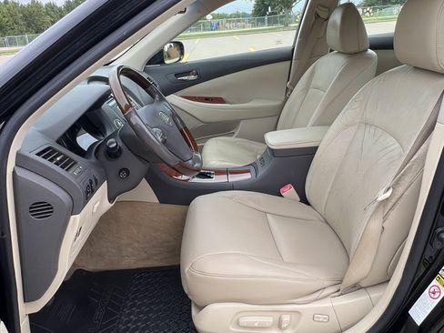 Used 2011 Lexus ES 350 w/ Preferred Accessory Package FWD image 17