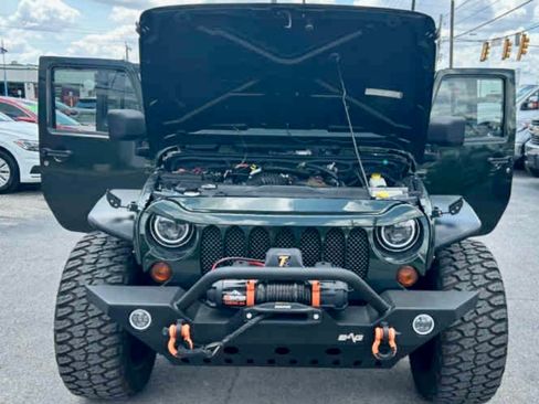 Used 2010 Jeep Wrangler Unlimited Sport image 2