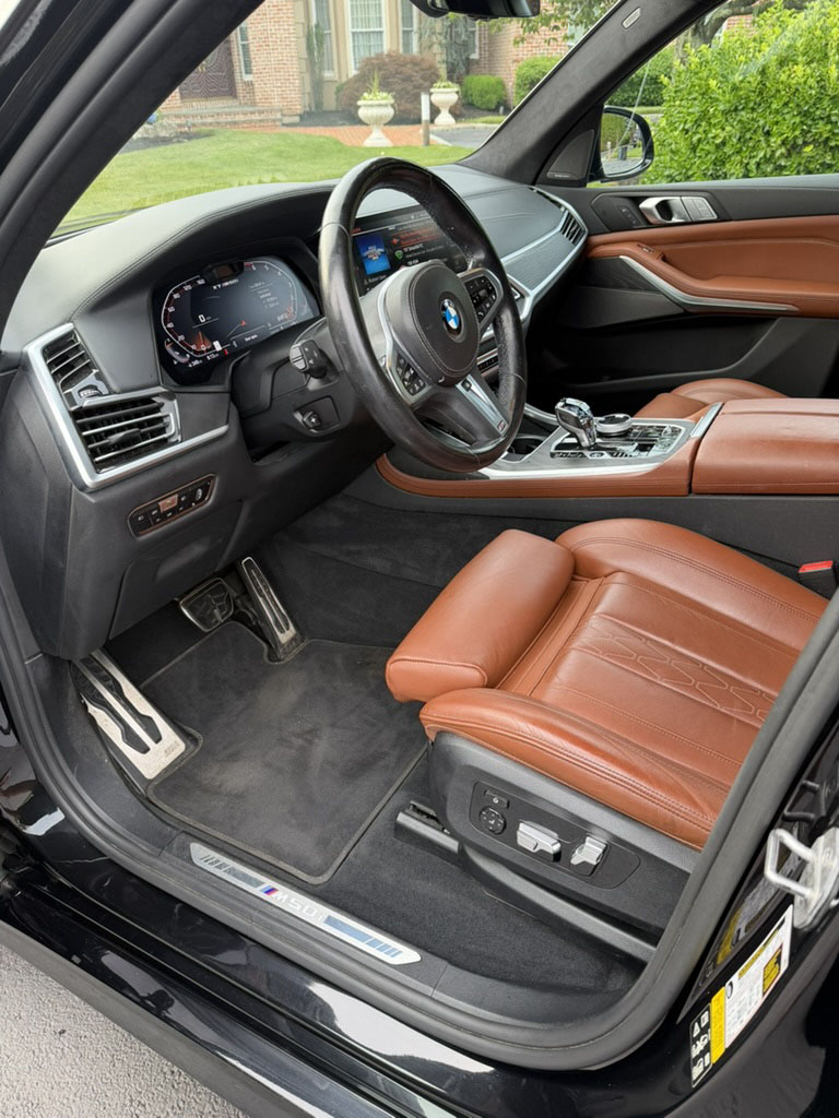Used 2022 BMW X7 M50i w/ Dynamic Handling Package AWD/4WD image 22