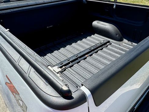 Used 2014 GMC Sierra 2500 Denali w/ Suspension Package, Off-Road image 18