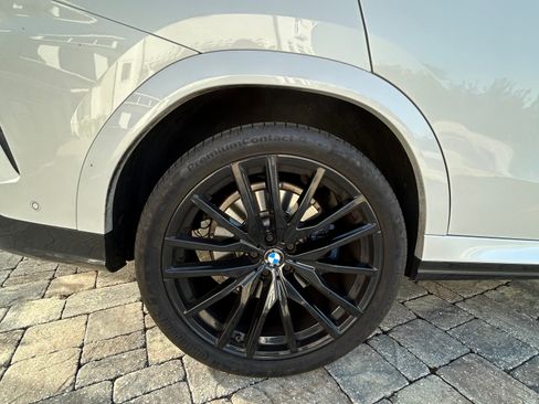 Used 2020 BMW X6 M50i w/ Premium Package image 9