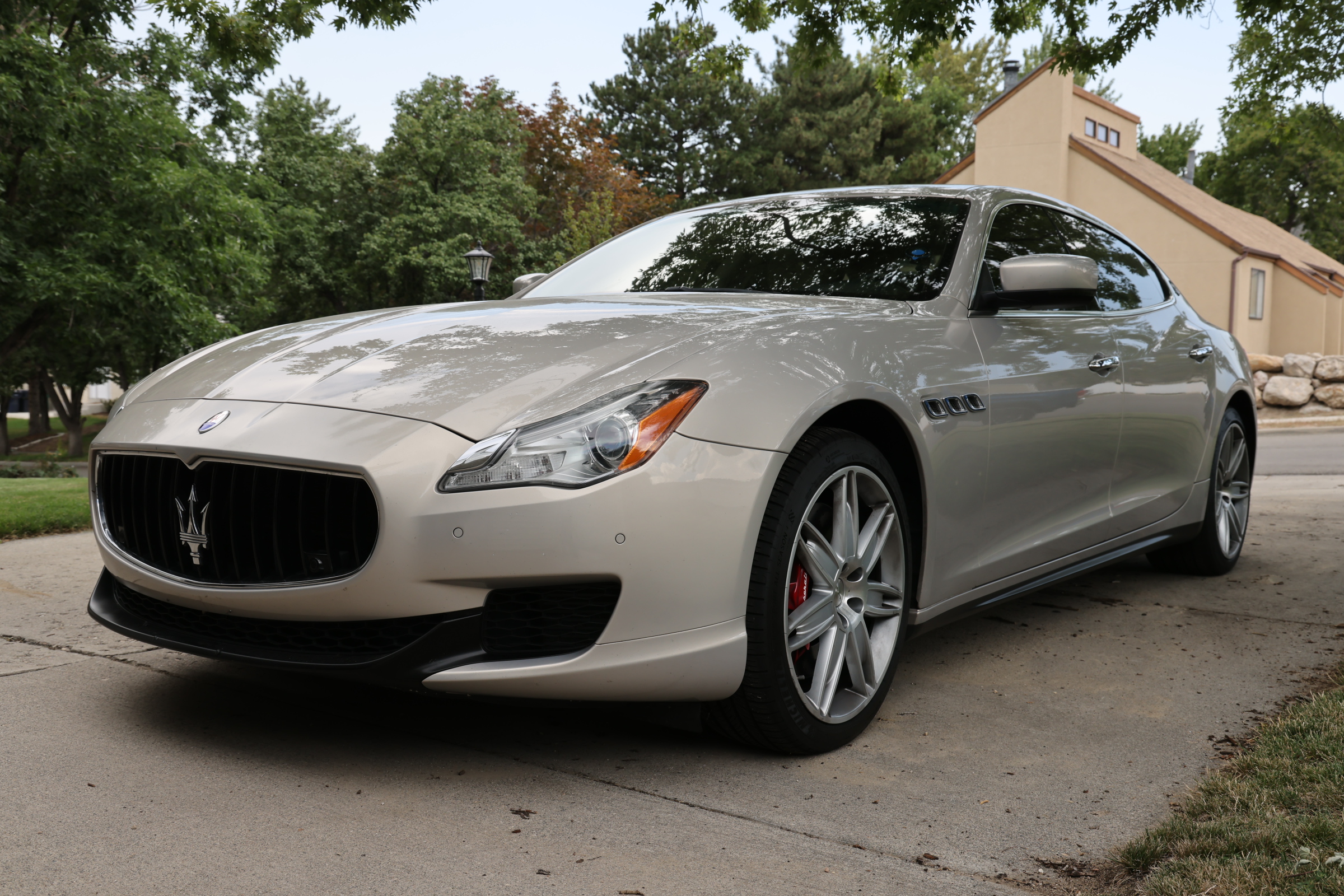 Used 2014 Maserati Quattroporte GTS RWD image 1