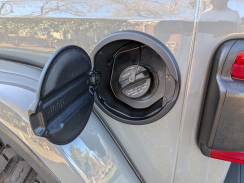 Used 2022 Jeep Wrangler Unlimited Rubicon w/ Trailer Tow Package image 2