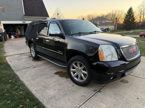 Used 2012 GMC Yukon XL Denali image 5