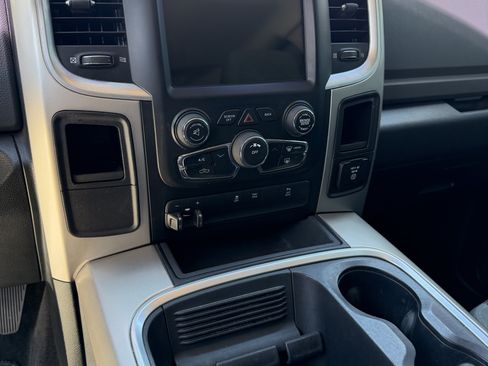 Used 2016 RAM 2500 SLT w/ Luxury Group RWD image 12
