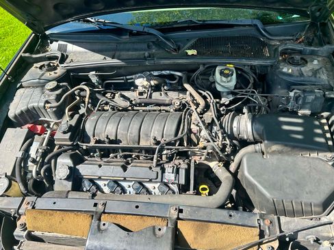 Used 2004 Cadillac De Ville w/ Equipment Group FWD image 5