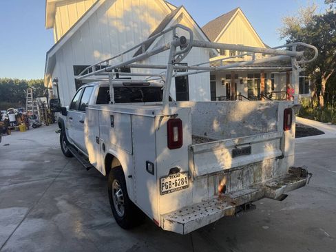 Used 2021 Chevrolet Silverado 2500 W/T w/ WT Convenience Package image 2